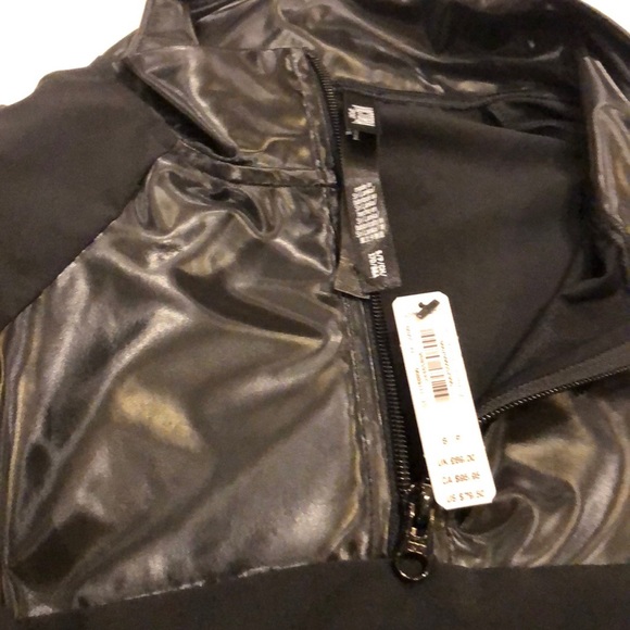 Victoria’s Secret Sport Black Half ZIP Pullover NWT - Picture 6 of 8